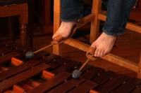 Jueves 4 de agosto del 2016. San Cristóbal de las Casas. El joven Cesar Artemio del Valle interpreta bellas composiciones musicales a pesar de que hace 12 años perdiera los brazos en un accidente donde resultar electrocutado. Su formación musical es graci