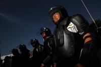 Viernes 6 de diciembre del 2013. Tuxtla Gutiérrez. Autoridades municipales y estatales entregan de manera simbólica nuevo equipamiento a los elementos de la policía  de seguridad y transito del ayuntamiento local.