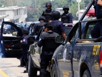 Capturan a sujeto con droga en Frontera Comalapa  ·         Le aseguraron varias dosis de cocaína     Enrique Vázquez Palacios     Elementos de la Policía Estatal Preventiva (PEP) destacamentados en el municipio de Frontera Comlapa, capturaron a un sujeto