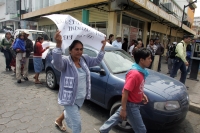 Militantes del PRI, marchan por la Calle Central para protestar ante la cúpula nacional para exigir la renuncia de Arely Madrid de la dirigencia estatal, posteriormente llegaron al edificio de Santo Domingo para tomar las instalaciones de este partido y d