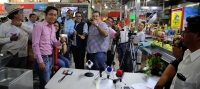 Lunes 21 de noviembre del 2016.Tuxtla Gutiérrez. Los locatarios del Mercado Nuevo en un acercamiento con los medios de comunicación ofrecen productos naturales chiapanecos además de la confianza e higiene de su comunidad hacia sus visitantes constantement
