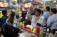 Lunes 21 de noviembre del 2016.Tuxtla Gutiérrez. Los locatarios del Mercado Nuevo en un acercamiento con los medios de comunicación ofrecen productos naturales chiapanecos además de la confianza e higiene de su comunidad hacia sus visitantes constantement Lunes 21 de noviembre del 2016.Tuxtla Gutiérrez. Los locatarios del Mercado Nuevo en un acercamiento con los medios de comunicación ofrecen productos naturales chiapanecos además de la confianza e higiene de su comunidad hacia sus visitantes constantement
