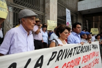 Lunes 29 de julio del 2013. Tuxtla Gutiérrez. Tres ex presidentes municipales Tuxtlecos marchan esta tarde para protestar en contra de la privatización del SMAPA.