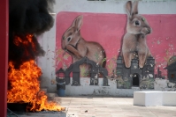 20210412. Tuxtla G. El edificio del PRI en Chiapas es vandalizado como protesta por indígenas inconformes del municipio de Chanal