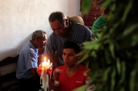 Miércoles 25 de abril del 2018. Tuxtla Gutiérrez. Dentro de los rituales dentro de los Usos y Costumbres de la Comunidad Zoque la ceremonia de La Pasada de Flor representa la obligación del servicio hacia las tradiciones en el tiempo que sea nombrado e