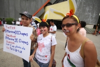 Domingo 20 de mayo del 2012. Tuxtla Guti�rrez, Chiapas. La marcha mundial Pro AMLO se lleva inicia esta ma�ana en la avenida central de oriente a poniente donde j�venes simpatizantes manifiestan su apoyo al candidato de las izquierdas de M�xico.