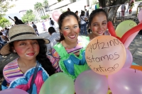 Viernes 7 de noviembre del 2014. Tuxtla Gutiérrez. Los estudiantes chiapanecos inician esta tarde Las Jornadas de Protestas Alternativas proponiendo respeto y actividades culturales para manifestar apoyo a los estudiantes de Ayotzinapa cantando el Himno a