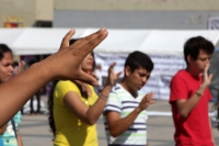 Viernes 7 de noviembre del 2014. Tuxtla Gutiérrez. Los estudiantes chiapanecos inician esta tarde Las Jornadas de Protestas Alternativas proponiendo respeto y actividades culturales para manifestar apoyo a los estudiantes de Ayotzinapa cantando el Himno a