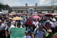 Lunes 18 de julio del 2016. Tuxtla Gutiérrez. Durante la manifestación del Pueblo Creyente en apoyo al Movimiento Magisterial en contra de la Reforma Educativa, indígenas y maestros realizan un acto religioso en la plaza central de la capital del estado d