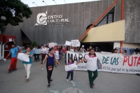 Domingo 23 de noviembre del 2014. Tuxtla Gutiérrez. Organizaciones feministas y sociales durante la Marcha de las Putas 2014 esta tarde en la capital del estado de Chiapas.