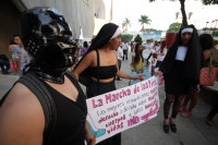 Domingo 23 de noviembre del 2014. Tuxtla Gutiérrez. Organizaciones feministas y sociales durante la Marcha de las Putas 2014 esta tarde en la capital del estado de Chiapas.