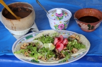 Miércoles 14 de mayo del 2014. Chiapa de Corzo. El Pozol. El preparado de agua, masa de maÃz y cacao es considerado el alimento de la mayorÃa de los pueblos originarios del sureste de México y en Chiapas la bebida tradicional la cual se consume a medio dà Miércoles 14 de mayo del 2014. Chiapa de Corzo. El Pozol. El preparado de agua, masa de maÃz y cacao es considerado el alimento de la mayorÃa de los pueblos originarios del sureste de México y en Chiapas la bebida tradicional la cual se consume a medio dÃ