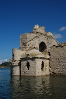 Jueves 22 de octubre del 2015. Tecpatan. La iglesia de la comunidad Quechula queda al descubierto de las aguas de la cuenca del Bajo Grijalva durante parte de este año debido al desfogue controlado de la Presa Hidroeléctrica Netzahualcóyotl ubicada en el 
