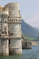 Martes 6 de octubre del 2015. Tecpatan. Iglesia de Quechula. San Juan Quechula o Quechula Viejo, es una antigua población que representó un asentamiento donde los frailes dominicos construyeron esta singular edificación al par del convento de Tecpatan, ba