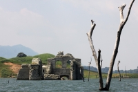Martes 6 de octubre del 2015. Tecpatan. Iglesia de Quechula. San Juan Quechula o Quechula Viejo, es una antigua población que representó un asentamiento donde los frailes dominicos construyeron esta singular edificación al par del convento de Tecpatan, ba