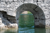 Jueves 22 de octubre del 2015. Tecpatan. La iglesia de la comunidad Quechula queda al descubierto de las aguas de la cuenca del Bajo Grijalva durante parte de este año debido al desfogue controlado de la Presa Hidroeléctrica Netzahualcóyotl ubicada en el 
