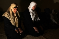 Martes 9 de julio del 2013. San Cristóbal de las Casas. Familias de indígenas tsotsiles Chamulas asentadas en la comunidad Molino de los Arcos celebran el inicio del ayuno durante el Ramadán.