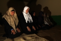 Martes 9 de julio del 2013. San Cristóbal de las Casas. Familias de indígenas tsotsiles Chamulas asentadas en la comunidad Molino de los Arcos celebran el inicio del ayuno durante el Ramadán.