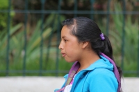 Viernes 12 de octubre del 2012. San Cristóbal de las Casas, Chiapas. Indígenas de los altos ven con indiferencia el día que conmemora el día de la raza.