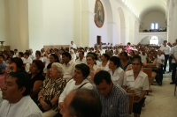 Camacho / Monseñor Rogelio Cabrera, Arzobispo de Tuxtla, durante la celebración de la Misa Crismal este medio día en la Catedral de San Marcos.