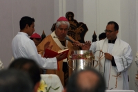 Camacho / Monseñor Rogelio Cabrera, Arzobispo de Tuxtla, durante la celebración de la Misa Crismal este medio día en la Catedral de San Marcos.
