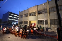 Jueves 21 de agosto del 2014. Tuxtla Gutiérrez. UN grupo de entusiastas ciudadanos se da a la tarea del rescate del edifico del Centro Social Francisco I Madero abandonado desde hace varios años.