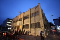 Jueves 21 de agosto del 2014. Tuxtla Gutiérrez. UN grupo de entusiastas ciudadanos se da a la tarea del rescate del edifico del Centro Social Francisco I Madero abandonado desde hace varios años.