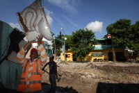 Lunes 5 de septiembre del 2016. Tuxtla Gutiérrez. Mientras que los vecinos esperan la ayuda pertinente, los drenes pluviales que confluyen en la 12 sur y 2 oriente quedaran al aire libre después de la obra millonaria ejercida entre 2015 y 2016