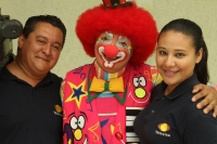 Martes 12 de mayo del 2015. Tuxtla Gutiérrez. Elementos de la PFP en Chiapas, visitan a los niños del Hospital Pediátrico de Chiapas llevándoles el festival de la risa en estas instalaciones del Centro de Médico de Alta Especialidad.
