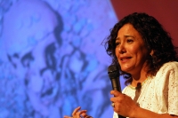 Jueves 26 de febrero del 2015. Tuxtla Gutiérrez. La Dra. Fany López Jiménez, directora del Museo de Regional de Antropología de Chiapas presenta su conferencia magistral La Reyna roja, crónica de un hallazgo durante el Foro del Día de Internacional de las