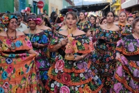 Domingo 14 de enero del 2018. Chiapa de Corzo. Saludos al Santo. Las Chiapanecas vestidas con su traje tradicional adornado con flores bordadas recorren las calles en una procesión para saludar al San Sebastián durante los primeros dí­as de la Fiesta de