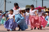 Miércoles 1 de febrero del 2017. San Fernando, Chiapas. La danza de Las Candelarias. Las mujeres y jóvenes de la comunidad visten el traje tradicional Zoque acompañado de un sombrero charro para bailar en las fiestas patronales de la virgen de la Candelar
