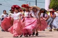 Miércoles 1 de febrero del 2017. San Fernando, Chiapas. La danza de Las Candelarias. Las mujeres y jóvenes de la comunidad visten el traje tradicional Zoque acompañado de un sombrero charro para bailar en las fiestas patronales de la virgen de la Candelar