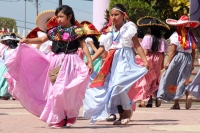 Miércoles 1 de febrero del 2017. San Fernando, Chiapas. La danza de Las Candelarias. Las mujeres y jóvenes de la comunidad visten el traje tradicional Zoque acompañado de un sombrero charro para bailar en las fiestas patronales de la virgen de la Candelar