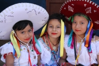 Miércoles 1 de febrero del 2017. San Fernando, Chiapas. La danza de Las Candelarias. Las mujeres y jóvenes de la comunidad visten el traje tradicional Zoque acompañado de un sombrero charro para bailar en las fiestas patronales de la virgen de la Candelar