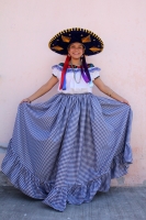Miércoles 1 de febrero del 2017. San Fernando, Chiapas. La danza de Las Candelarias. Las mujeres y jóvenes de la comunidad visten el traje tradicional Zoque acompañado de un sombrero charro para bailar en las fiestas patronales de la virgen de la Candelar