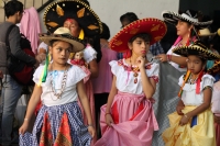 Miércoles 1 de febrero del 2017. San Fernando, Chiapas. La danza de Las Candelarias. Las mujeres y jóvenes de la comunidad visten el traje tradicional Zoque acompañado de un sombrero charro para bailar en las fiestas patronales de la virgen de la Candelar