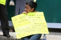 Lunes 30 de junio del 2014. Tuxtla Gutiérrez. Campesinos de San Fernando se plantan en las entradas del edificio de la administración estatal para protestan en contra del ayuntamiento de esta localidad de Chiapas.