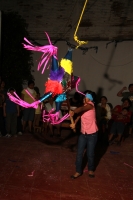 Lunes 24 de Diciembre del 2012. Piñata de Navidad que la Iglesia de San Pascualito ofrece a los niños pobres de este barrio tuxtleco.