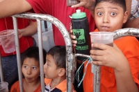 Sábado 20 de agosto del 2016. Tuxtla Gutiérrez. La Jícara de Pozol Más Grande Del Mundo. La llamada “la jícara de pozol más grande del mundo” es elaborada por miembros de la comunidad del Barrio de San Roque y es brindada a los participantes de los festej