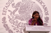 Miércoles 27 de enero del 2016. San Cristóbal de las Casas. Indígenas de varios estados de la República Mexicana reciben actas de nacimiento en esta ciudad del sureste durante la firma del Convenio  para Garantizar los Derechos a la Identidad de la Poblac