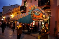 Domingo 22 de marzo del 2015. San Cristóbal de las Casas. Creativos y artistas se reúnen en los corredores turísticos ofreciendo espectáculos callejeros a los visitantes