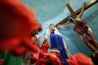 Lunes 18 de octubre. El culto a la muerte dentro de la Iglesia Ortodoxa Independiente de México de San Pascualito en la ciudad de Tuxtla.