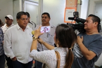 Lunes 20 de febrero del 2017. Tuxtla Gutiérrez. Representantes de la región educativa a la que pertenece El Bosque se reúnen con autoridades de la Secretaria de Educación en busca de restablecer el diálogo en el plantel de la comunidad Los Platanos.
