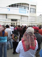 Miércoles 3 de febrero. Militantes de la Organización Antorcha Campesina protestan cerrando la calle de acceso al edificio de la SEDESOL en Tuxtla Gutiérrez para exigir el pago de los recursos de los  diferentes programas económicos.