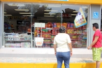 Viernes 24 de abril del 2015. Tuxtla Gutiérrez. Varios destrozos ocasionan supuestos normalistas encapuchados en oficinas de la sub secretaria de educación federalizada en Chiapas, tiendas comerciales y en la caseta de cobro de la autopista Tuxtla Gutiérr