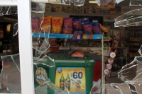 Viernes 24 de abril del 2015. Tuxtla Gutiérrez. Varios destrozos ocasionan supuestos normalistas encapuchados en oficinas de la sub secretaria de educación federalizada en Chiapas, tiendas comerciales y en la caseta de cobro de la autopista Tuxtla Gutiérr