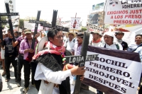 Jueves 26 de marzo del 2015. Tuxtla Gutiérrez. El Sacerdote Marcelo Pérez, párroco de Simojovel, al término de la peregrinación de 4 días por la paz que realiza el pueblo creyente y organizaciones sociales hacia la capital de de Chiapas
