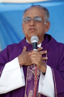 Jueves 26 de marzo del 2015. Tuxtla Gutiérrez. El Sacerdote Marcelo Pérez, párroco de Simojovel, al término de la peregrinación de 4 días por la paz que realiza el pueblo creyente y organizaciones sociales hacia la capital de de Chiapas