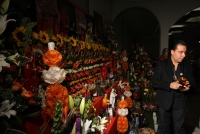 Octubre del 2013. La Santa Muerte Coleta. Los creyentes en el culto de la Santa Muerte se reúnen por un año más en un salón de fiestas del sur de la ciudad coleta para conmemorar la petición de dar a conocer públicamente el credo que desde hace varios año